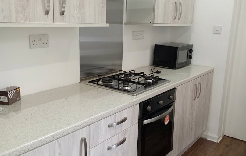 Warwards Lane - 4 bed, Selly Park, Birmingham - Image 1