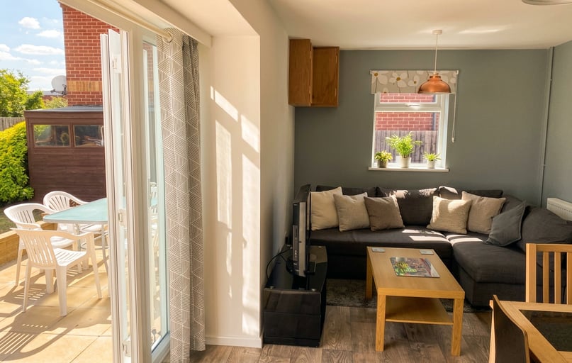 Abbey Road - 6 bed, Beeston, Nottingham - Image 1