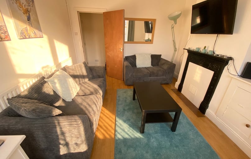 Lower Regent Street - Copy, Beeston, Nottingham - Image 1