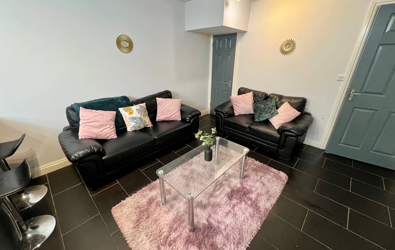 Holly Grove - 6 bed, Selly Park, Birmingham - Image 1