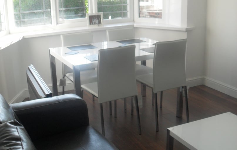 Flat 4 Weoley Court, Selly Oak, Birmingham - Image 1