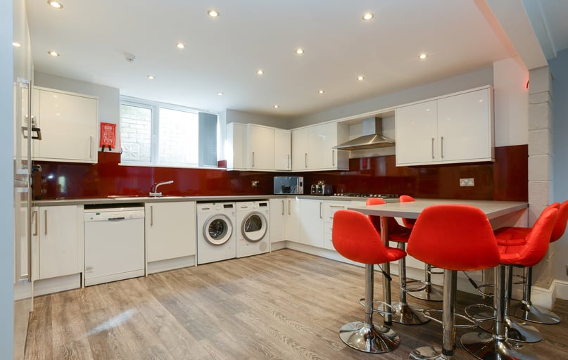 Wellington Square, Radford, Nottingham - Image 1