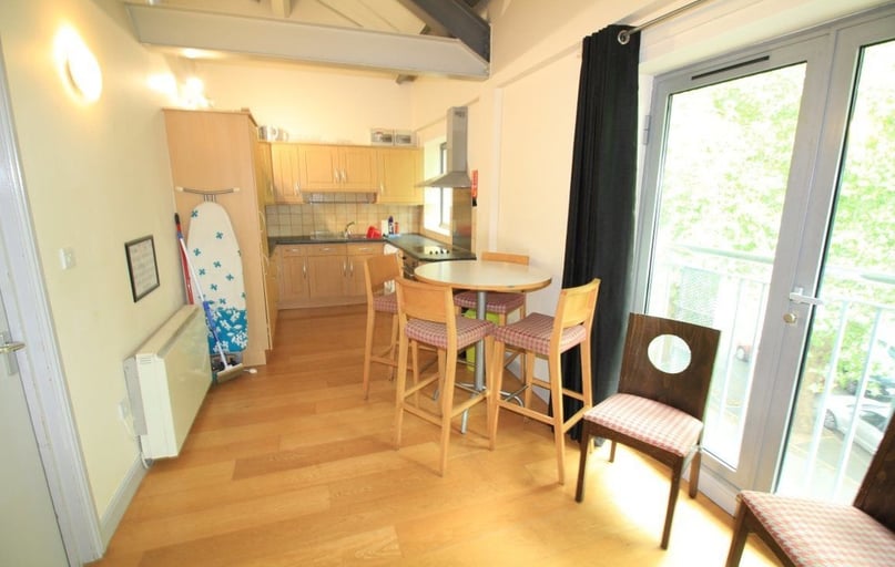 Flat 4 Foxrose Court, Hockley, Nottingham - Image 1