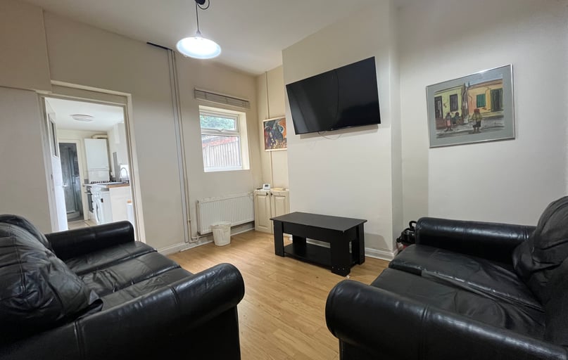 George Road (D), Selly Park, Birmingham - Image 1