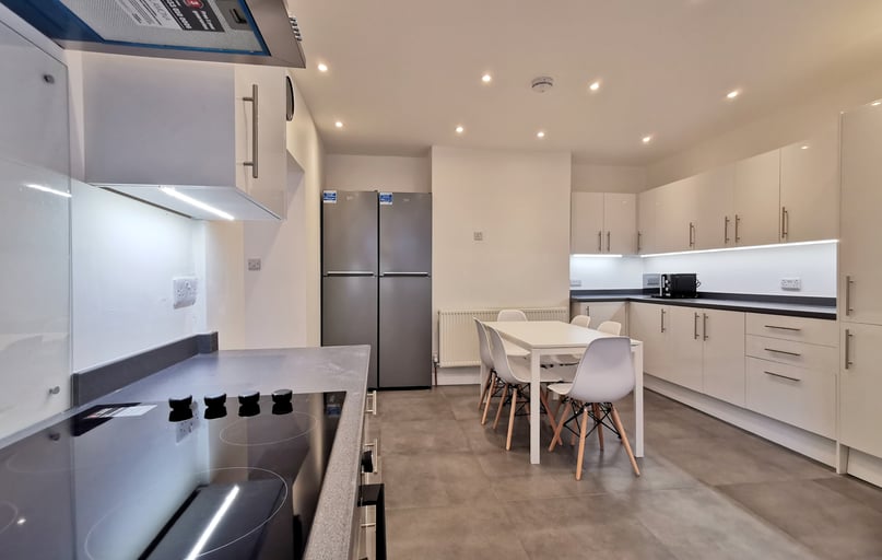 Lower Road, Lenton Abbey, Nottingham - Image 1