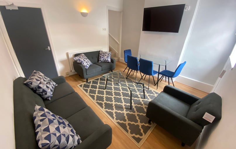 Mostyn Road - 3 Bed, City Centre, Birmingham - Image 1