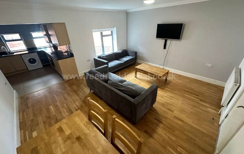 Flat 1 G Arthur Avenue, Lenton, Nottingham - Image 1