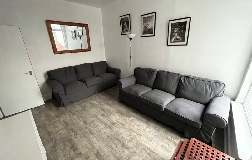 Warwards Lane, Selly Park, Birmingham - Image 1