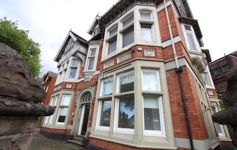 Flat C, 243 Derby Road, Lenton, Nottingham - Image 1