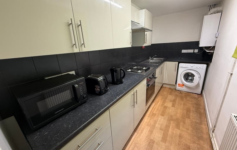 Frederick Grove, Lenton, Nottingham - Image 1