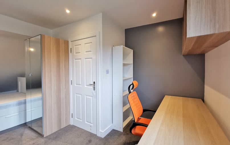 Lower Road - Room 4, Lenton Abbey, Nottingham - Image 1