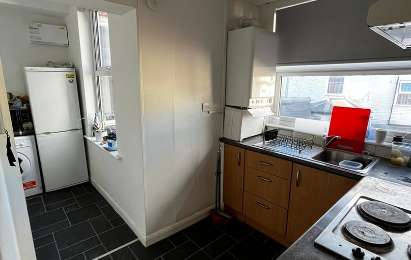 c Peveril Street, Radford, Nottingham - Image 1