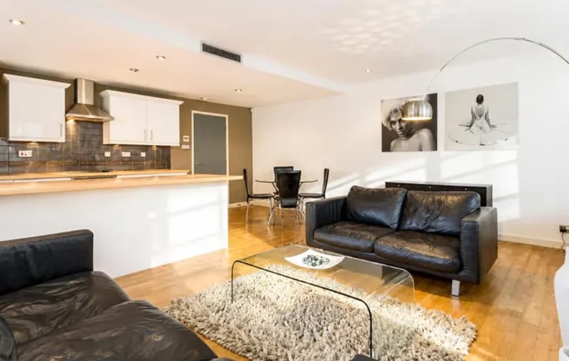 Parkgate - 2 bed, Arboretum, Nottingham - Image 1