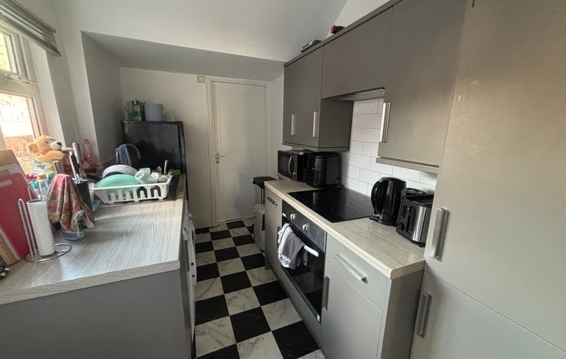 Midland Avenue, Lenton, Nottingham - Image 1