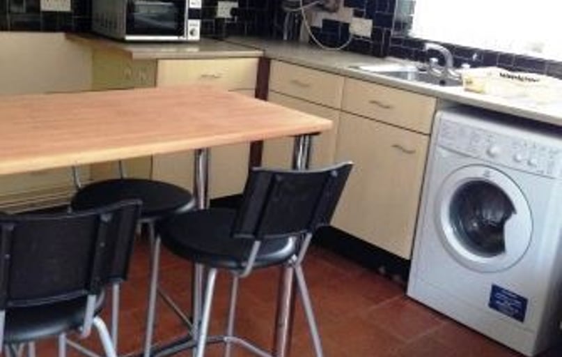 Warwick Street, Dunkirk, Nottingham - Image 1