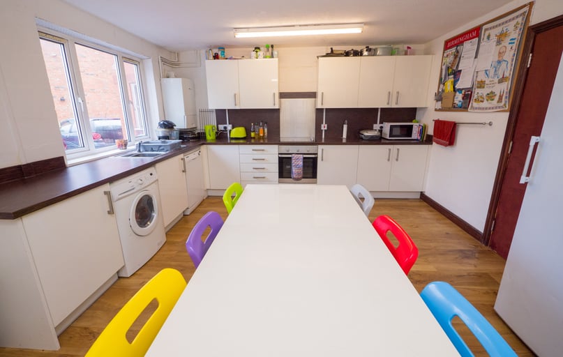 Raddlebarn Court, Selly Park, Birmingham - Image 1