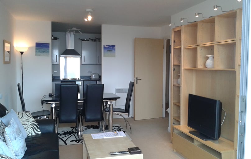 Apartment 244 SkyLine - 2 bed, City Centre, Birmingham - Image 1