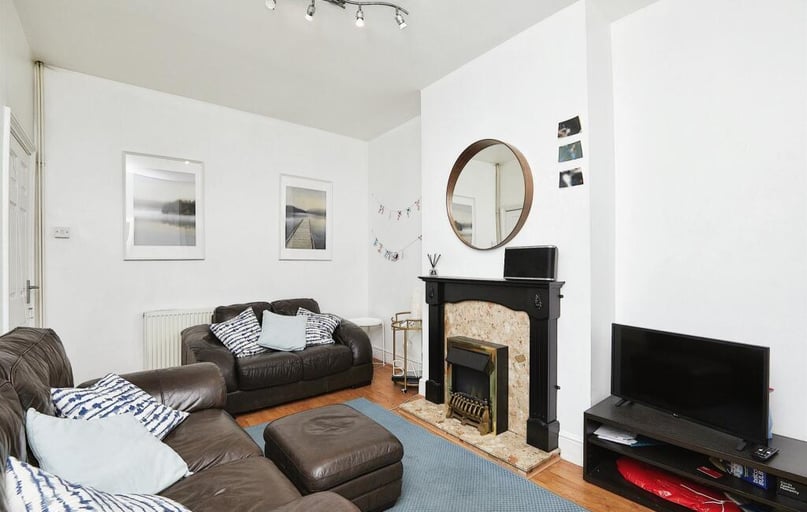 Slack Lane, California, Derby - Image 1