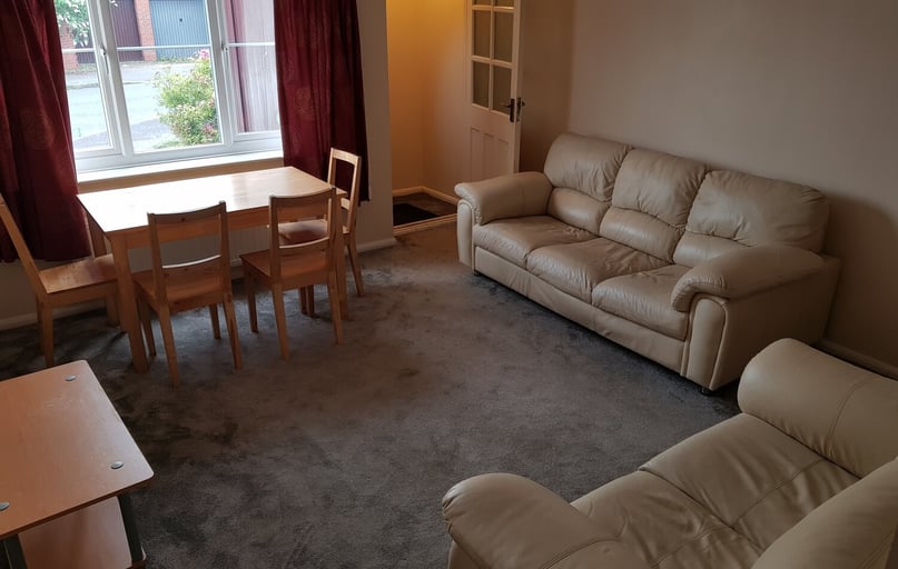 Grinsbrook, Lenton, Nottingham - Image 1