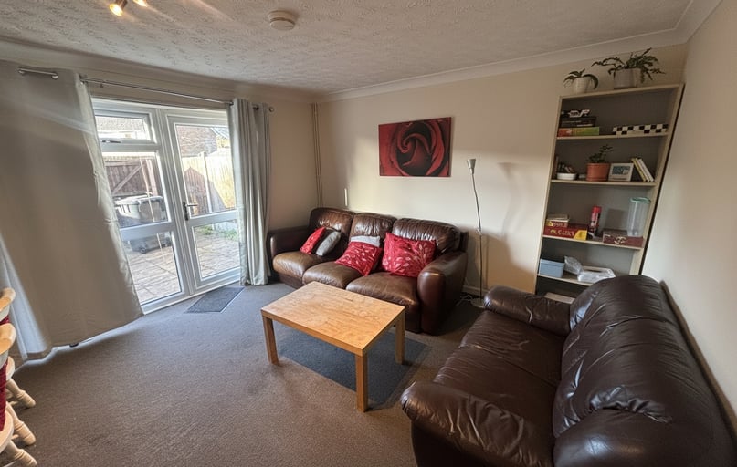 Saxton Close, Beeston, Nottingham - Image 1