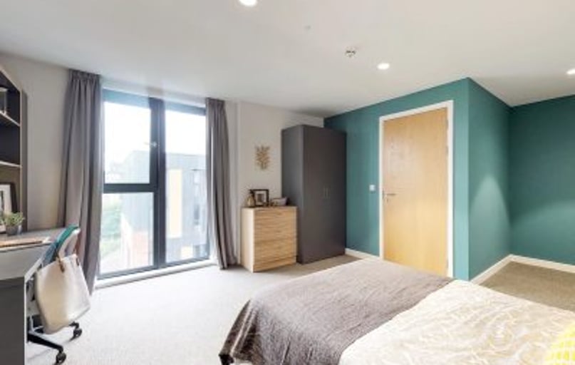 Superior En-suite, St James, 110 St James Road, Townhead, Glasgow - Image 1