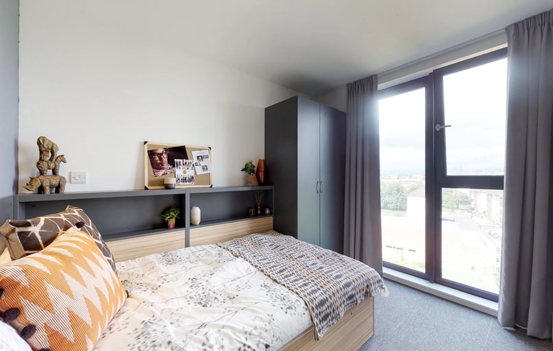 Classic En-suite, St James, 110 St James Road, Townhead, Glasgow - Image 1