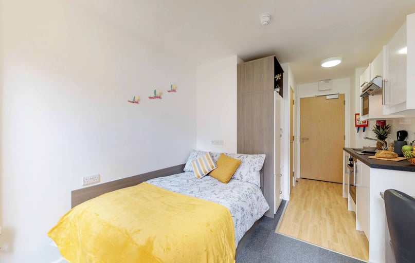 Premium Studio, Haymarket, 5 West Park Place, City Centre, Edinburgh - Image 1