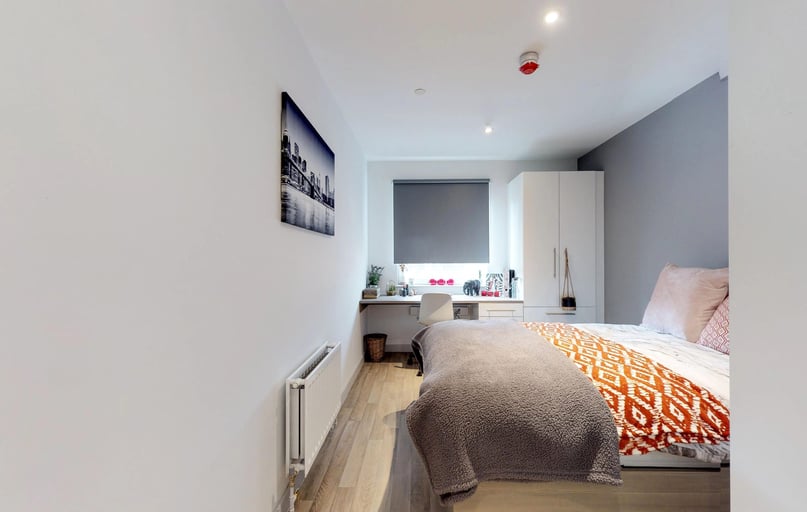 Classic En-suite, The Bridge, 50-54 Union Street, Shieldfield, Newcastle - Image 1