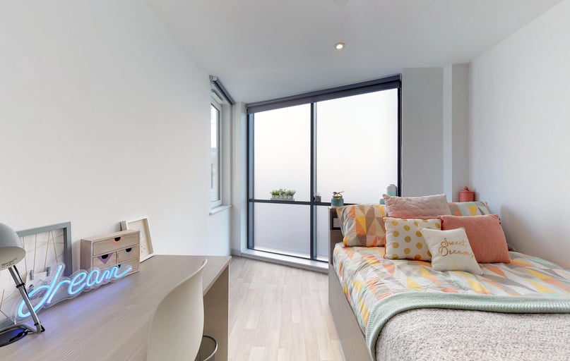 Premium En-suite, The Bridge, 50-54 Union Street, Shieldfield, Newcastle - Image 1