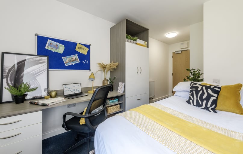 Classic Ensuite, Haymarket, 5 West Park Place, City Centre, Edinburgh - Image 1