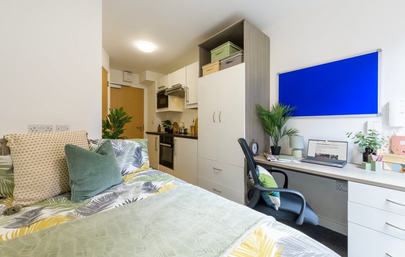 Classic Studio, Haymarket, 5 West Park Place, City Centre, Edinburgh - Image 1