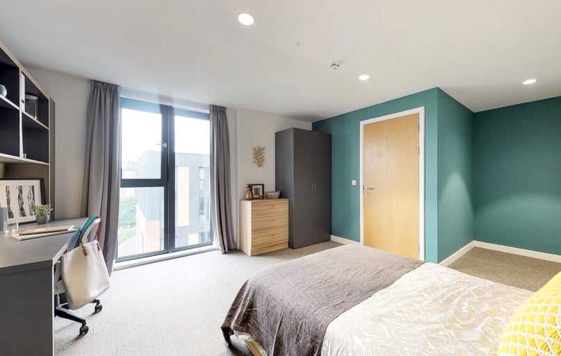 Superior En-suite, St James, 110 St James Road, Townhead, Glasgow - Image 1