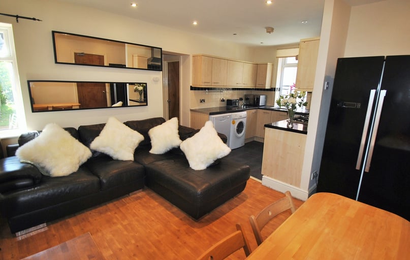 School Grove, Withington, Manchester - Image 1