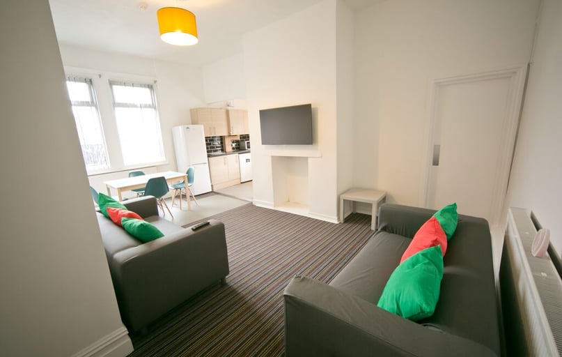 Brackenbury Road, Near university, Preston - Image 1