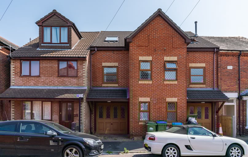 Castle Street, Inner avenue, Southampton - Image 1