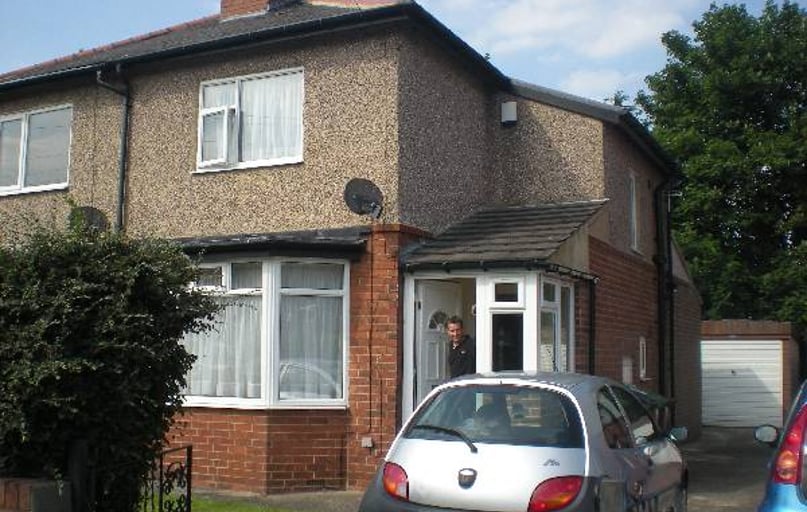 St Anne's Drive, Headingley, Leeds - Image 1