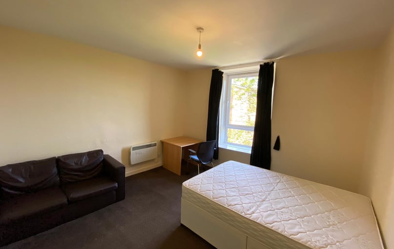 Polepark Road, Near university, Dundee - Image 1