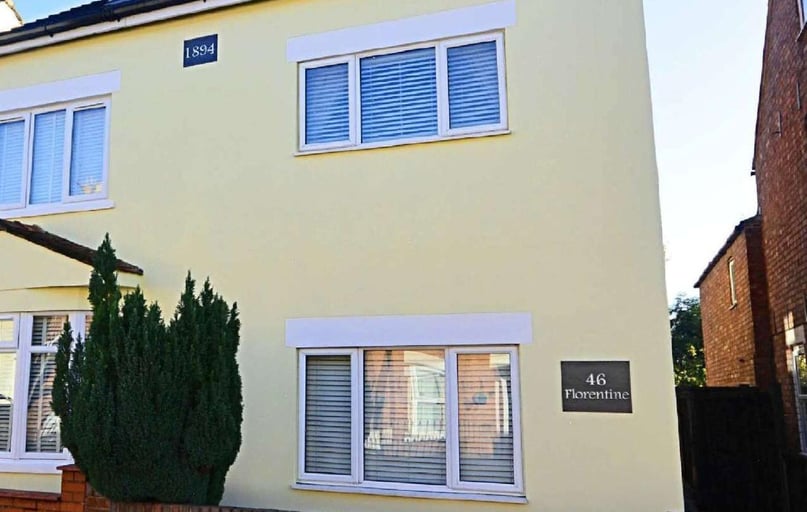 Swan Road, Kingsholm, Gloucester - Image 1