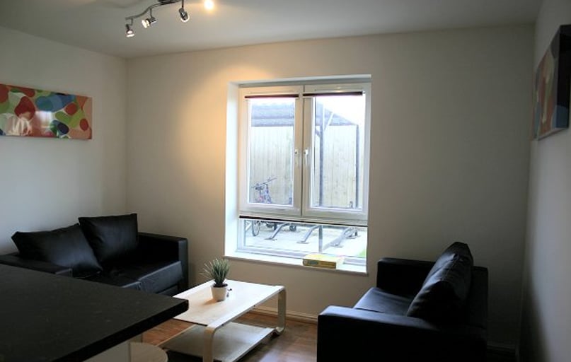 Gwennyth Street, Cathays, Cardiff - Image 1