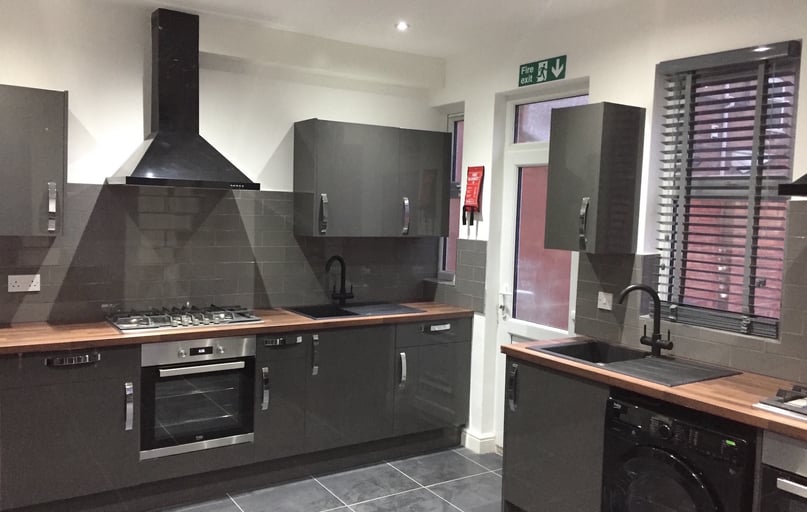 Skipworth street, Near university, Leicester - Image 1