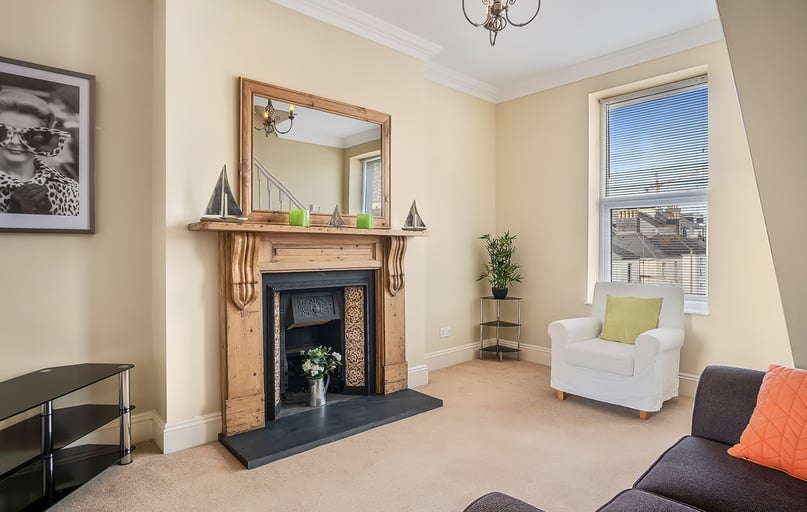 Central Road, The hoe, Plymouth - Image 1