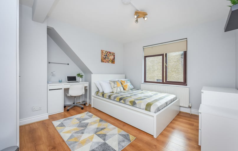 Westferry Road , E14, London - Image 1