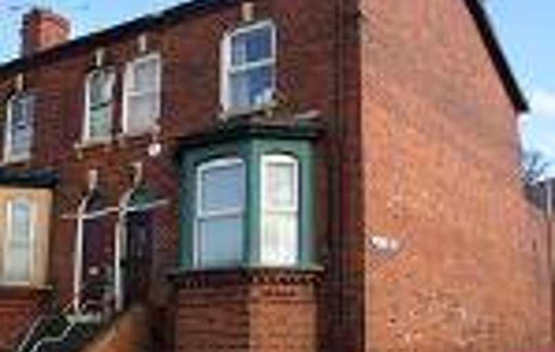 Kings road, Hyde Park, Leeds - Image 1