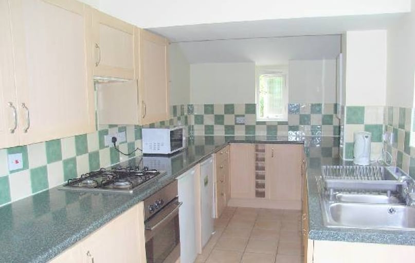 Markenfield rd, City centre, Guildford - Image 1