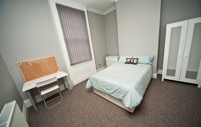 Kenmure Place, Near university, Preston - Image 1