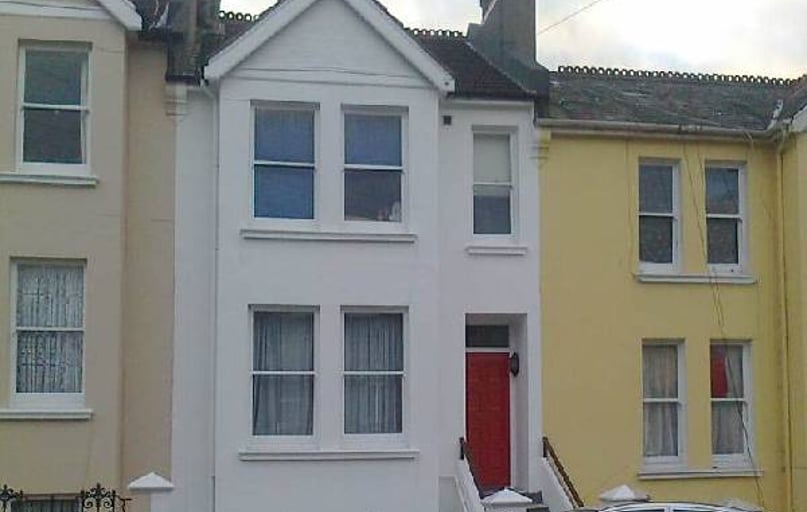 Hartington road off lewes rd., Near university, Brighton - Image 1