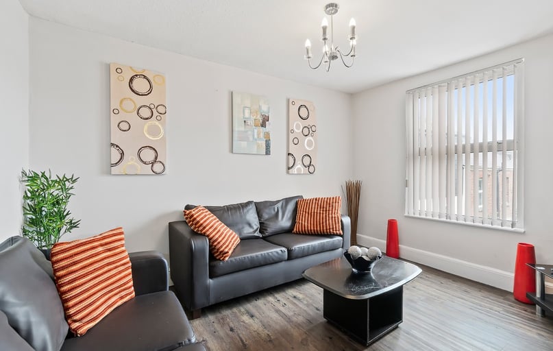 Bedford Terrace, Near university, Plymouth - Image 1