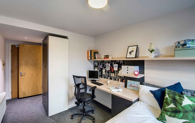 Classic Plus Ensuite, West Village, Beith Street, Broomhill, Glasgow - Image 1