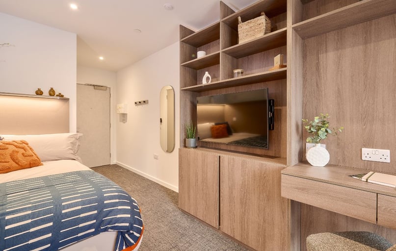 Silver Plus Studio (Floors 2 - 9), Square Gardens, Wilmott Street, City Centre, Manchester - Image 1