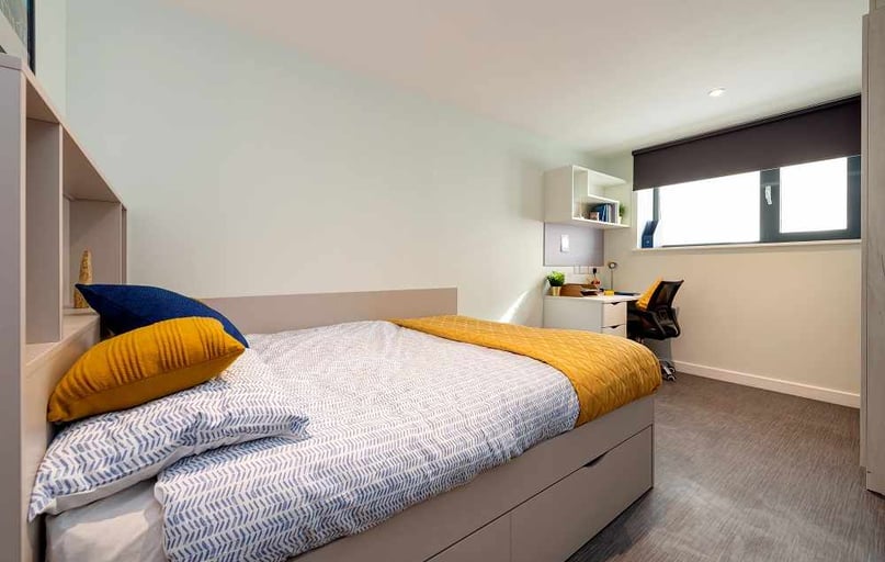 8-Bed Standard Ensuite (Superior View), Carrick View, 110 Kimberley Park Road, City Centre, Falmouth - Image 1